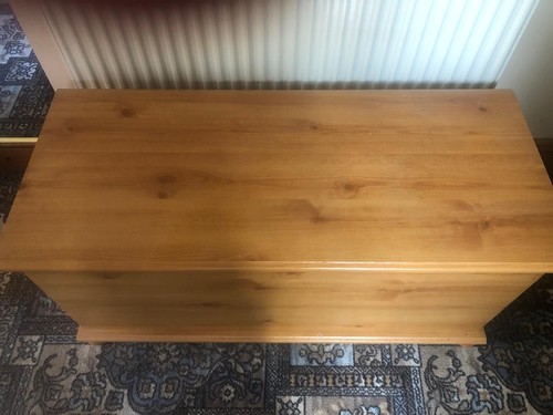 Varnished pine wood toy - pine,
